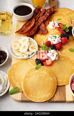 Grand petit déjeuner aux crêpes Banque D'Images