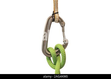 Gros plan d'un mousqueton avec une corde d'escalade et elingue isolée sur fond blanc Banque D'Images