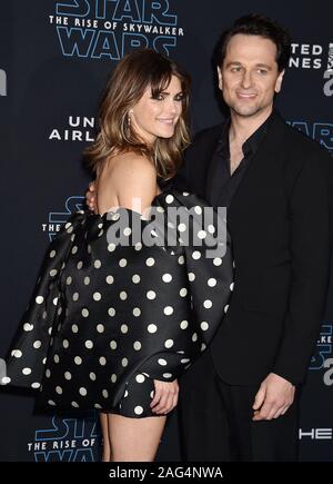 HOLLYWOOD, CA - le 16 décembre : Keri Russell (L) et Matthew Rhys assister à la première de Disney's 'Star Wars : La montée de Skywalker' au El Capitan Theatre le 16 décembre 2019 à Hollywood, Californie. Banque D'Images