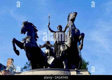 Statue de la Reine Boadicea avec lance et char, Westminster Bridge, Westminster, Londres, Angleterre. Banque D'Images