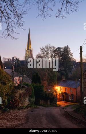 Petit Pont Road au crépuscule. Bloxham, Oxfordshire, Angleterre Banque D'Images