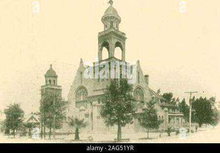 . Redlands. Un climat idéal, la plus belle d'orangers dans l'état, les beaux parcs et belles demeures ... CONGKKCiATIONAL CIUKCH D'abord. L'église épiscopale méthodiste Banque D'Images