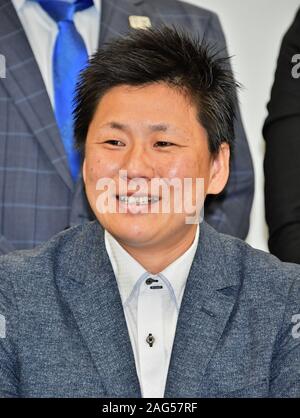 Les membres de l'équipe féminine de soccer japonais qui a remporté la Coupe du Monde 2011, le gardien Ayumi Kaihori assiste à la conférence de presse de flamme olympique à Tokyo, Japon le 17 décembre 2019. Credit : AFLO/Alamy Live News Banque D'Images