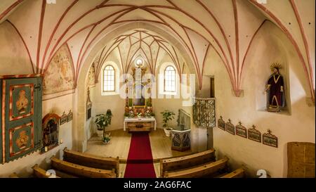 L'intérieur de la salle de prière de l'ancienne église paroissiale Saint Gertraud Banque D'Images