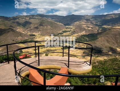 L'Éthiopie, l'Amhara, Lalibela, 110778 Ben restaurant, vue nord-ouest à partir de la plate-forme surélevée Banque D'Images