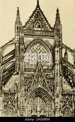 . Storied windows ; d'un voyageur à l'introduction à l'étude de l'ancienne église du verre, du xiie siècle à la renaissance, notamment en France. p de la fenêtre est le premier jours de combat Roland avec le géant de Ferragus  ; de chaque côté est un ange.Dans le grand folio de Lassus sont des illustrations de le de Charlemagne et Notre Dame de la 144 STOIUEU Vcrri^belle WINDOWS rc ; également des trois douzième-centurywindows dans le mur ouest, et de St Anne et theProdigal Fils dans le transept nord, et de la mère et de l'theVirgin avec prophètes, évangélistes, et la grisaille de Tyerri dans le sud transe Banque D'Images