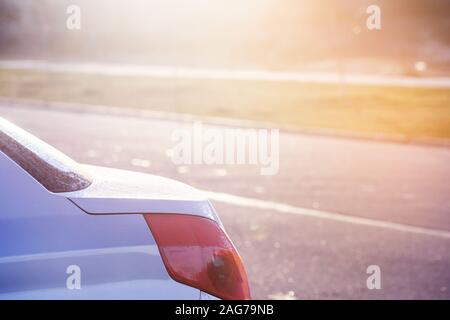 Des flocons de neige sur une frosty matin en voiture Banque D'Images