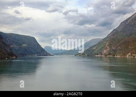 Lustrafjord, la Norvège. Banque D'Images