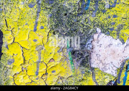 Fragment de graffitis colorés peints sur un mur de béton. La texture. Résumé fond pour la conception. Banque D'Images