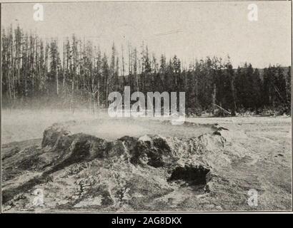 . Le pèlerin des visites de la côte du Pacifique : y compris le parc de Yellowstone, Mesa Verde Park, Grand Canyon, en Californie, en Alaska, Canadian Rockies et Colorado : été 1916. u vert. Le lundi 17 juillet. Laisser Jasper Park le matin par le train et passer à travers le magnifique col Yellowhead, en vue du mont Robson, et en bas de la vallée de la rivière Skeena merveilleusement belle. Mardi 18 juillet. Arrivée à Prince Rupert, dans l'après-midi. Transfert à l'Hôtel Prince Rupert. VOYAGE DE L'ALASKA, le mercredi 19 juillet au mardi 25 juillet. Sur le Voyage de l'Alaska, laissant le mercredi matin par le Grand Trunk Alaska ste Banque D'Images