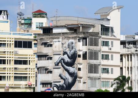 Bangkok, Thaïlande. 14Th Oct, 2019. Un graffiti par l'artiste belge Roa streetart et graffiti sur un mur de la maison. Credit : Sebastian Kahnert/dpa-Zentralbild/dpa/Alamy Live News Banque D'Images