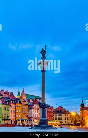 Dans la colonne de Sigismond, Place du Château, Varsovie, Pologne Banque D'Images