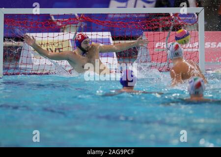 Civitavecchia, Italie, 17 décembre 2019, l'objectif de l'Italie lors de la Ligue mondiale de water-polo pallanuoto européenne Hommes - Italia contre la Géorgie - Water-polo de l'équipe nationale italienne - Crédit : LPS/Luigi Mariani/Alamy Live News Banque D'Images