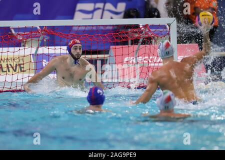 Civitavecchia, Italie, 17 décembre 2019, l'objectif de l'Italie lors de la Ligue mondiale de water-polo pallanuoto européenne Hommes - Italia contre la Géorgie - Water-polo de l'équipe nationale italienne - Crédit : LPS/Luigi Mariani/Alamy Live News Banque D'Images