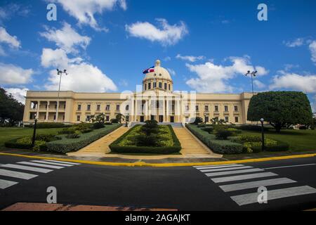 Palais national de Santo Domingo, la République dominicaine sous le ciel nuageux Banque D'Images