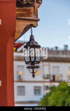 Les lumières décoratives à Cordoue en Andalousie Espagne Banque D'Images