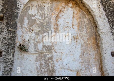 Le roi assyrien Ésar Haddon, stèles, vallée archéologique de Nahr el-Kalb, près de Beyrouth, Liban Banque D'Images