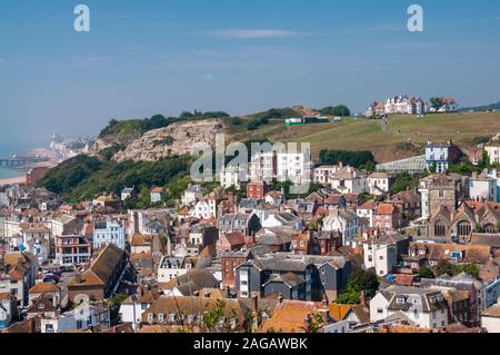 La vue panoramique de la colline de l'Ouest et la vieille ville de Hastings, East Sussex, UK Banque D'Images