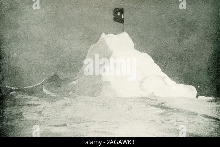 Cette photo montre le drapeau de Peary au pôle nord, avril 1909. Par la permission de courtois Admiral Peary, de son livre Le Pôle Nord, publié par MM. Hodder & Stoughton. Était un explorateur américain Peary et United States Navy officer qui a fait plusieurs expéditions dans l'Arctique à la fin du xixe et au début du xxe siècle. Il est surtout connu pour prétendre avoir atteint le pôle nord géographique avec son expédition le 6 avril 1909. Banque D'Images