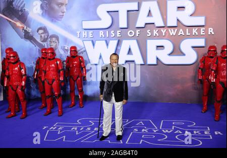 Billy Dee Williams assistant à la première de Star Wars : La montée de Skywalker tenue à la vue de Leicester Square à Londres. Banque D'Images