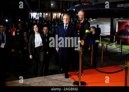 Florentino Perez arrivant au Camp Nou lors de la Liga entre le FC Barcelone et le Real Madrid au Camp Nou le 18 décembre 2019 à Barcelone, Espagne. Appuyez sur cordon Banque D'Images