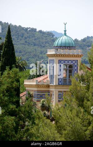 La tour belvédère de l'orientaliste, Belle Epoque ou Neo-Moorish Villa Mauresque (1881) conçu par Pierre Chapoulart Hyères Var Côte d'Azur France Banque D'Images