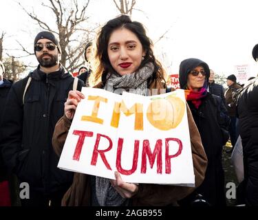 Washington, DC, USA. Dec 18, 2019. 18 décembre 2019 - Washington, DC, United States : Pro-Impeachment protester contre le Capitole. Crédit : Michael Brochstein/ZUMA/Alamy Fil Live News Banque D'Images
