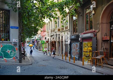 Istanbul, Turquie - 10 septembre 2019. Une rue dans le quartier de Cihangir de Beyoglu, Istanbul Banque D'Images