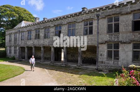 La façade nord de Godolphin House, une propriété du National Trust nr Helston en Cornouailles, Royaume-Uni. Banque D'Images