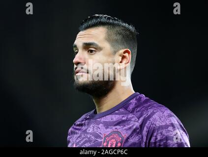 Old Trafford, Manchester, Lancashire, Royaume-Uni. Dec 18, 2019. Coupe de la Ligue anglaise de Football Football, Carabao Cup, Manchester United contre Colchester United, Manchester United gardien Sergio Romero - strictement usage éditorial uniquement. Pas d'utilisation non autorisée avec l'audio, vidéo, données, listes de luminaire, club ou la Ligue de logos ou services 'live'. En ligne De-match utilisation limitée à 120 images, aucune émulation. Aucune utilisation de pari, de jeux ou d'un club ou la ligue/player Crédit : publications Plus Sport Action/Alamy Live News Banque D'Images