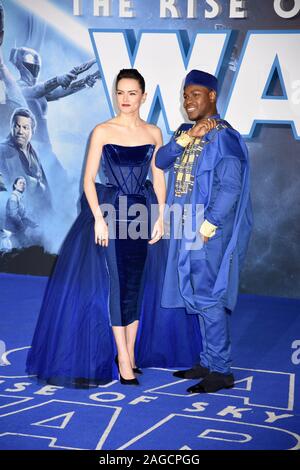 John Boyega, Ridley Daisy. Star Wars : La montée de Skywalker. Première européenne Cineworld, Leicester Square, London. UK Banque D'Images