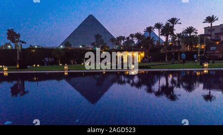 Le 10 novembre, 2019, LE CAIRE EGYPTE, vue sur les grandes pyramides de Gizeh, Le Caire, Égypte de la Mena House Hotel, Cairo Marriott Mena House, Le Caire Banque D'Images