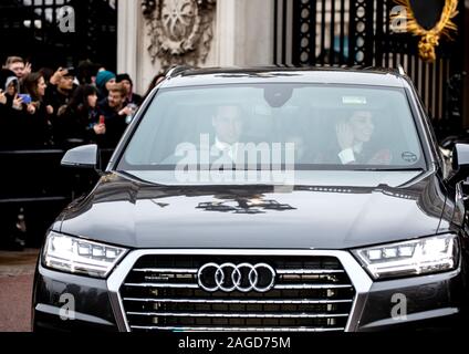 Londres, Royaume-Uni. Dec 18, 2019. Kate Middleton (duchesse de Cambridge), Prince William (duc de Cambridge), la Princesse Charlotte (centre), ont été parmi les invités comme les membres de la famille royale d'assister à Sa Majesté la Reine Elizabeth II déjeuner de Noël annuel, à Buckingham Palace, Londres, le 18 décembre 2019. Crédit : Paul Marriott/Alamy Live News Banque D'Images