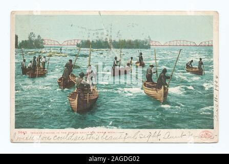 1901-1902. Inclus à partir de 1000 à l'occasion les réimpressions série. ; les Indiens de la pêche dans les rapides, Sault Ste. Marie, au Michigan. Banque D'Images