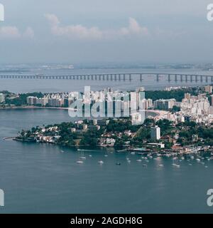 Vue aérienne de la municipalité de Niteroi à Rio de Janeiro, Brésil Banque D'Images