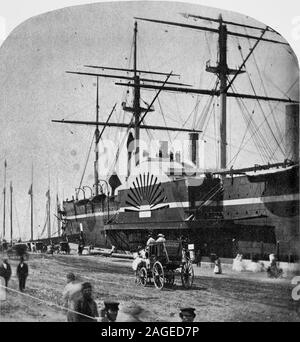 SS Great Eastern dans le port de New York, 1860 - probablement à un quai sur la rivière Hudson à l'Ouest entre les 11e et 12e rues, habituelle à New York à quai. Banque D'Images