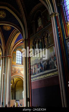 Vue de l'intérieur de l'église récemment restaurée de Saint-Germain-des-Prés au Quartier Latin.paris.France Banque D'Images