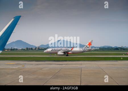 Hanoi, Vietnam - Novembre 04. 2019 : Jetstar Pacific Airlines Airbus A320-200 avec l'aéronef numéro d'enregistrement VN-A569 à Hanoi Nội Bài Internati Banque D'Images