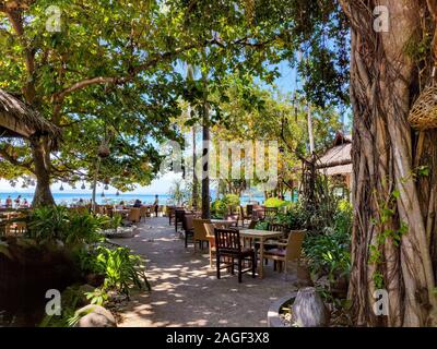 La ville de Krabi, Thaïlande - 23 novembre 2019 : un restaurant sur railay beach en Thaïlande. Banque D'Images