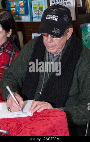 Calabasas, CALIFORNIE - 7 DÉCEMBRE 2019: "The Wondrously Magical Adventures of Penelope and Rosco" signature de réservation à Barnes and Noble. Banque D'Images