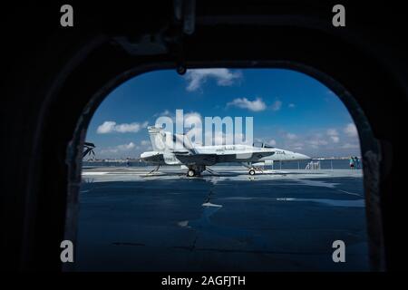 Charleston, South Carolina, United States, Novemner 2019, F18 Hornet sur le pont de l'USS Yorktown Banque D'Images