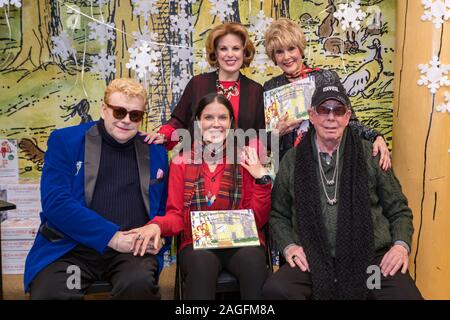 Calabasas, CALIFORNIE - 7 DÉCEMBRE 2019: "The Wondrously Magical Adventures of Penelope and Rosco" signature de réservation à Barnes and Noble. Banque D'Images