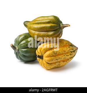 Courges acorn frais entier close up isolé sur fond blanc Banque D'Images