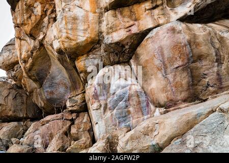 Collines de Tsodilo, peintures rupestres d'animaux, Louvre du désert, collines isolées dans le désert de kalahari, Botswana, Afrique australe, Afrique Banque D'Images