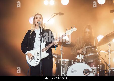 Martofte, au Danemark. 01st, 2019 juin. La chanteuse australienne, musicien et auteur-compositeur Hatchie effectue un concert live au cours de la Danish Music Festival Festival 2019 Heartland. (Photo crédit : Gonzales Photo - Mathias Kristensen). Banque D'Images