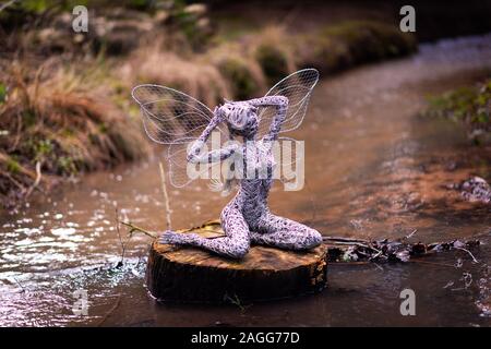 La célèbre sculpture en fil de fer se marie à la propriété du jardin Trentham, au cœur du Staffordshire, des jardins paysagers italiens décorés, des jardins Trentham Banque D'Images