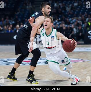 Belgrade, Serbie. Dec 18, 2019. Ludovic Beyhurst de Limoges Csp est en concurrence contre Nemanja Gordic de Partizan Belgrade Nis. Credit : Nikola Krstic/Alamy Live News Banque D'Images