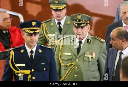 Alger, Algérie. Dec 19, 2019. Chef d'état-major de l'armée algérienne, Ahmed Gaid Salah assiste à la cérémonie d'assermentation du président algérien Abdelmadjid Tebboune. Credit : Farouk Batiche/dpa/Alamy Live News Banque D'Images