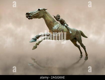 Artrmision "Jockey d' un statue en bronze d'un garçon à cheval. Musée National Archéologique d'Athènes. Circa 140 BC. Cat No X 15177 Retri Banque D'Images