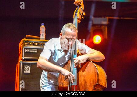 Lugano, Suisse - 8 juin 2016 - Avishai Cohen à l'affiche à l'Estival Jazz Lugano, Suisse Banque D'Images